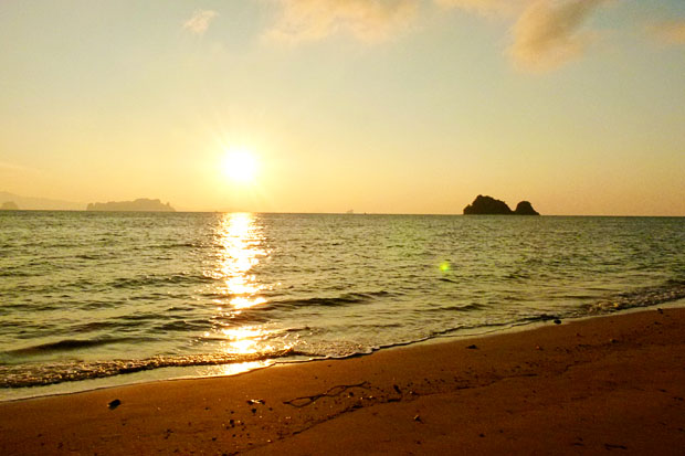 Sunrise on the beach, Koh Yao Noi Sunrise on the beach, Koh Yao Noi